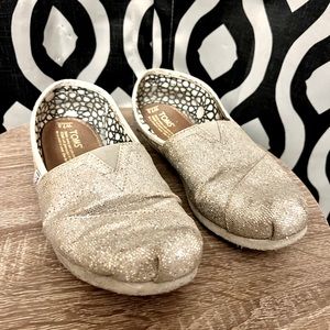 Silver Glitter Women’s Toms
